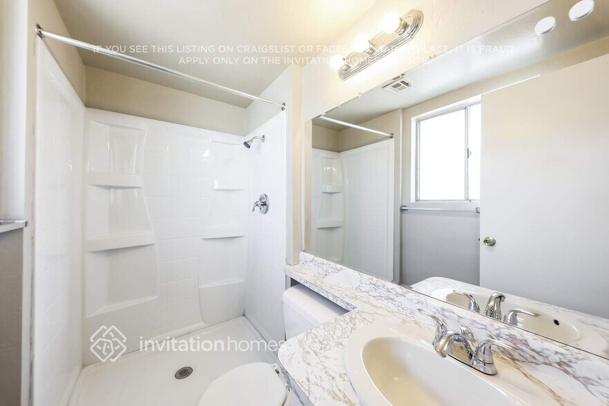 Building Photo - 18401 N 17th Ave