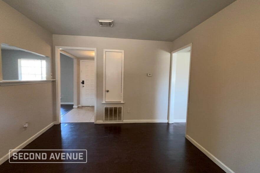 Building Photo - 3302 Charriton Dr