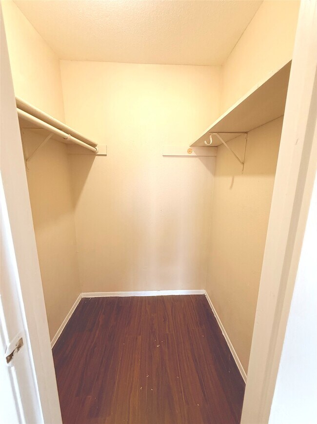 Building Photo - 12655 Ashford Meadow Dr