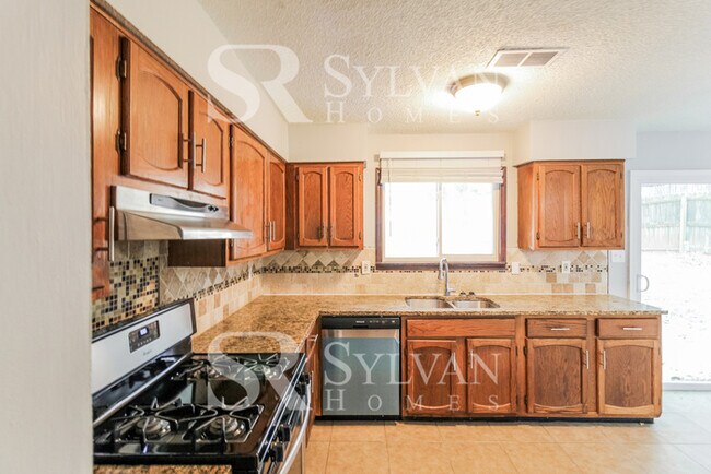 Building Photo - 5238 Stafford Dr NW