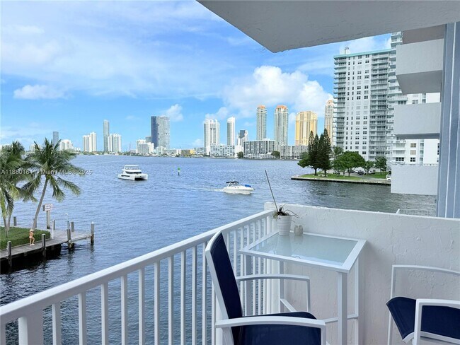 Building Photo - 4000 NE 170th St