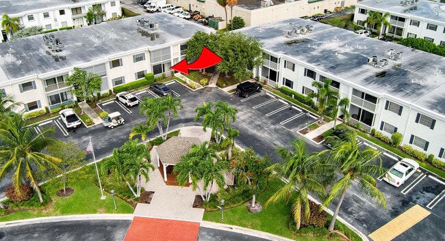 Building Photo - 140 Cypress Club Dr