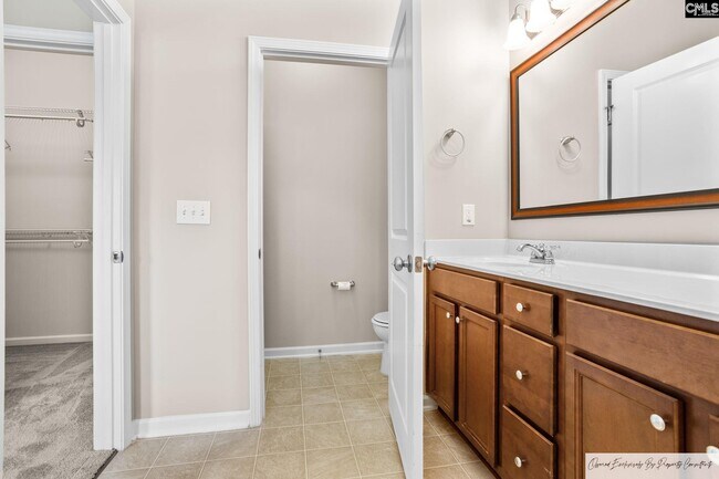 Building Photo - 825 Burnview Ln