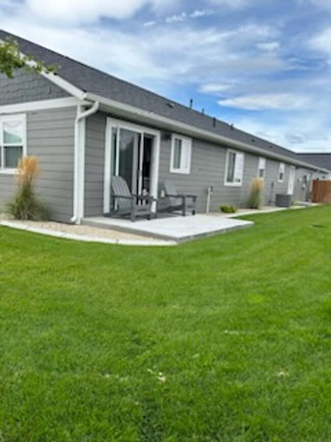 Building Photo - 3 bed/2bath Hamilton home -Fully Furnished