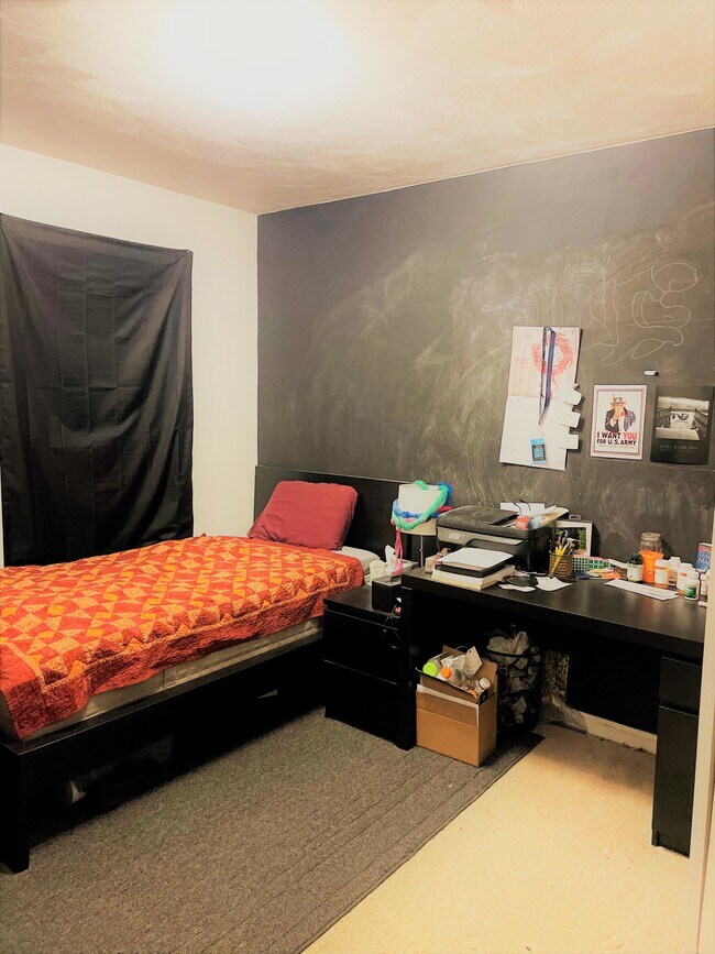 Building Photo - 200 Janie Ln