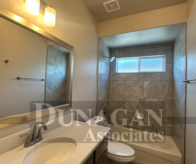 Building Photo - New 3 bedroom, 2 bath home in KT subdivision