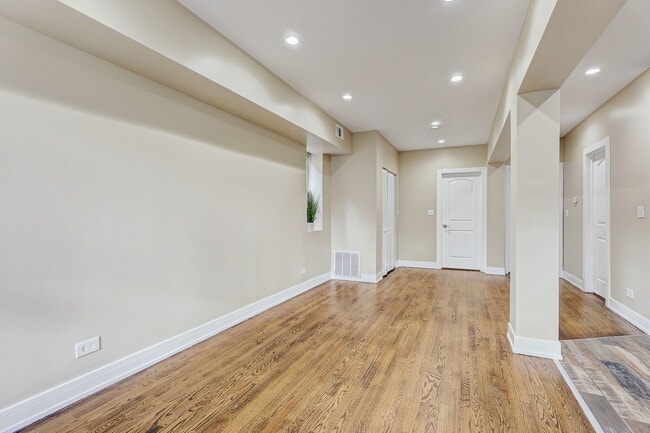 Building Photo - 5040 W Berenice Ave