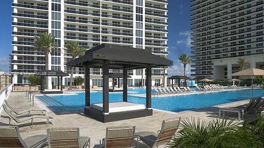 Building Photo - 1830 S Ocean Dr