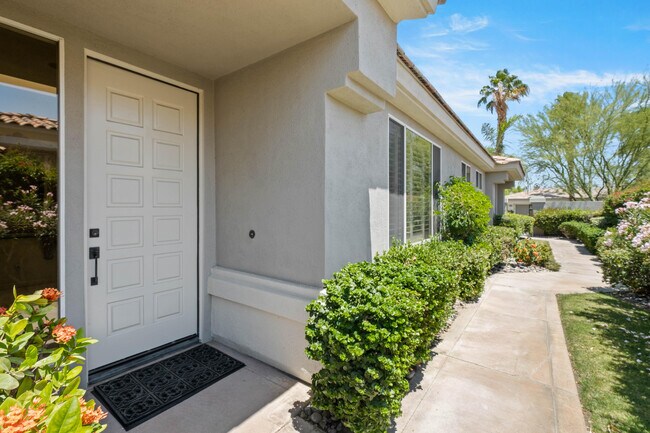 Building Photo - 461 Desert Holly Dr