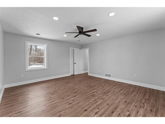 Building Photo - 1768 US-8