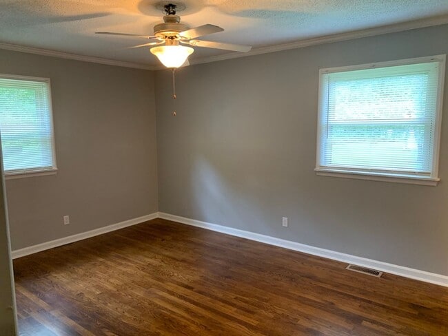 Building Photo - MUST SEE BEFORE PUTTING IN APPLICATION