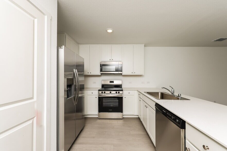 Building Photo - 1255 Maple St