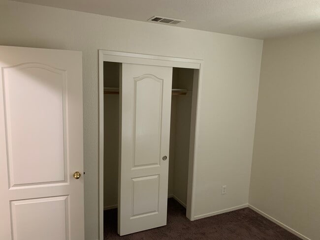 Building Photo - 1615 Great Basin Dr