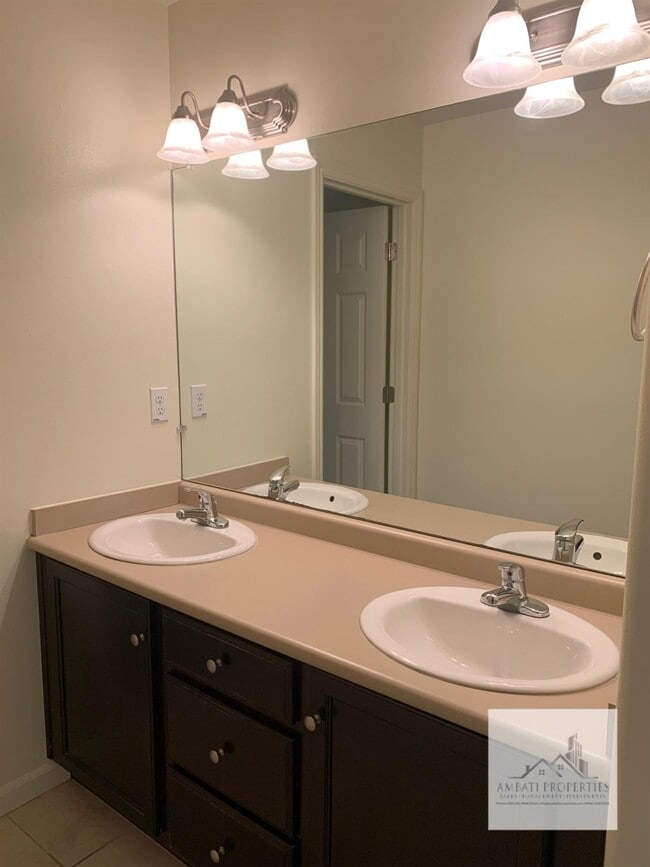 Building Photo - 3663 Etchings Way