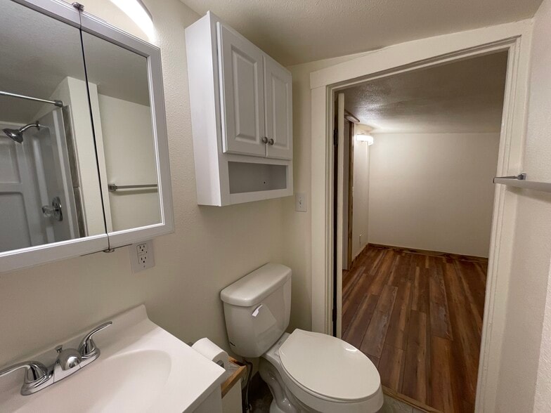 Building Photo - 412 S Mission St