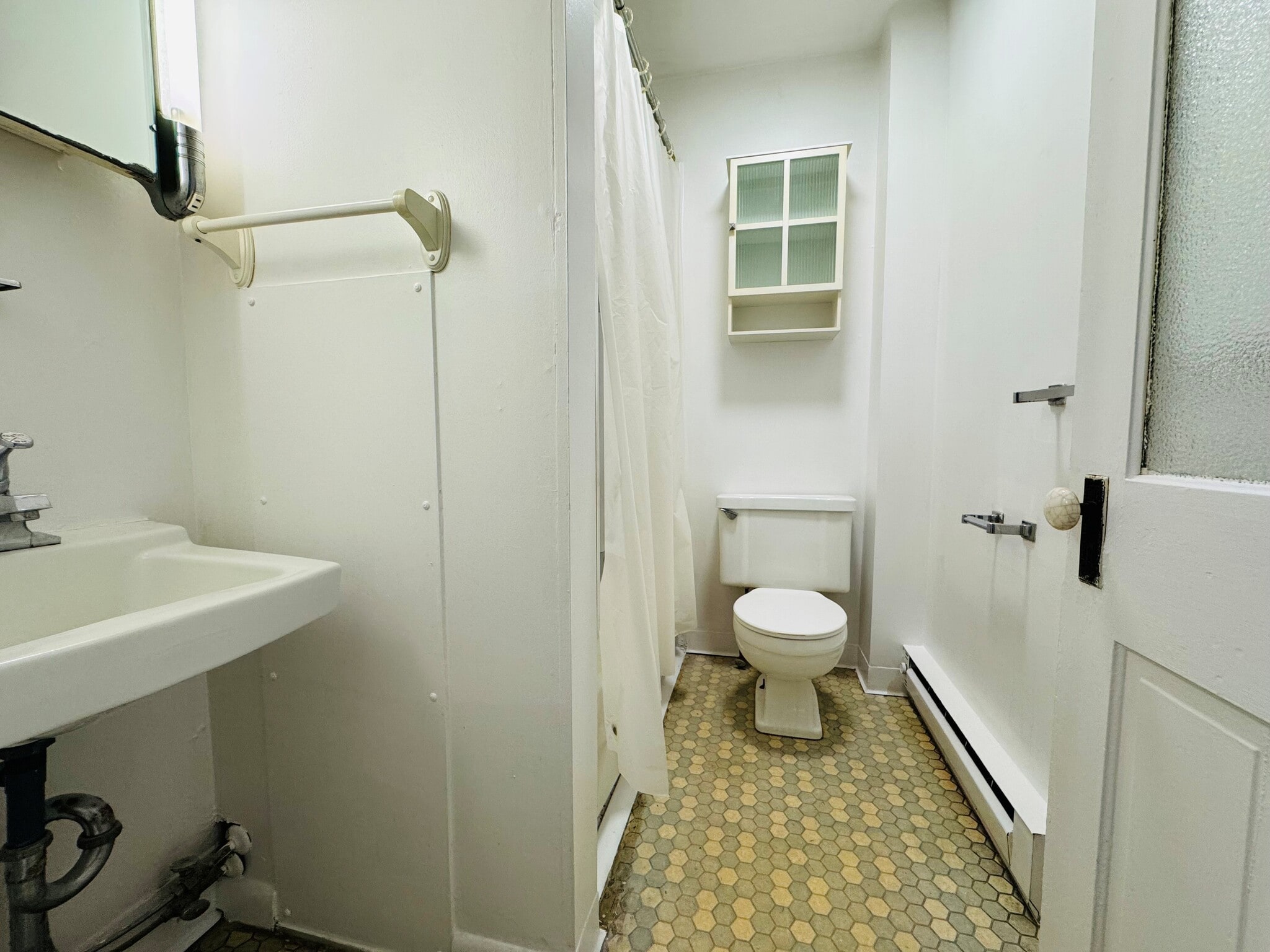 Bathroom - 519 Market St