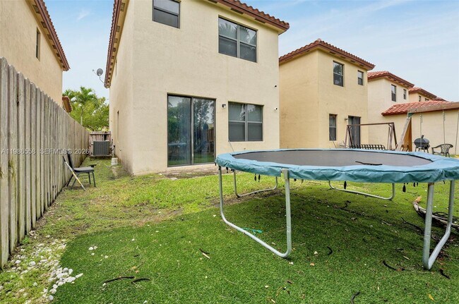 Building Photo - 101 NE 37th Pl