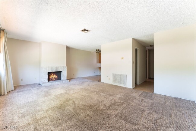 Building Photo - 237 Greenbriar Townhouse Way