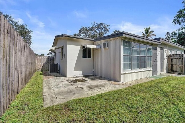 Building Photo - 9456 SW 51st St