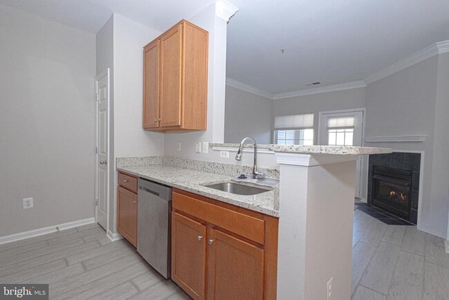 Building Photo - 4854 Eisenhower Ave