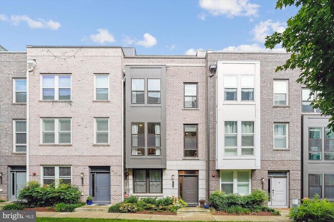 Building Photo - 13358 Sherwood Park Ln