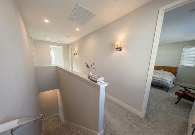 Building Photo - Pleasanton 4 Bed / 3 Bath, Top Rated Schools, Solar