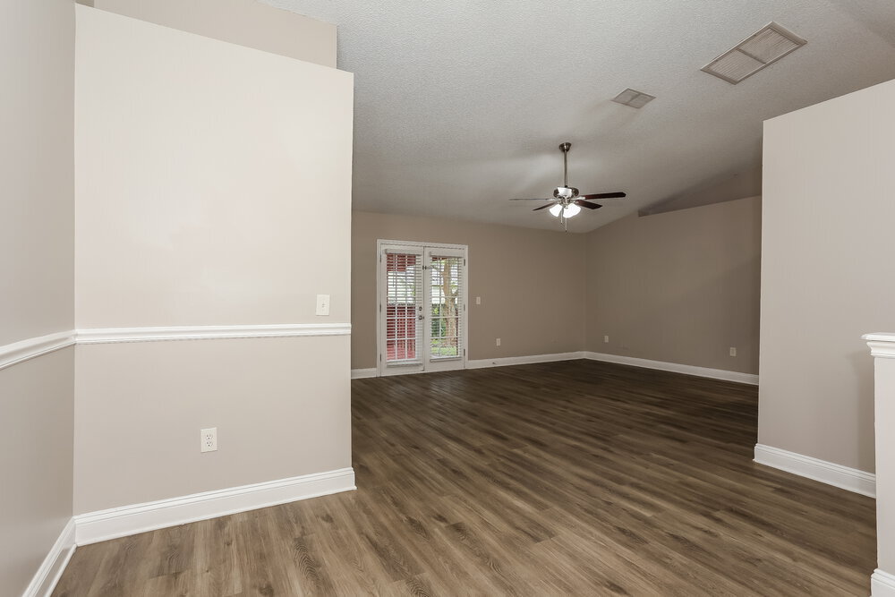 Building Photo - 1608 Twin Oak Dr W