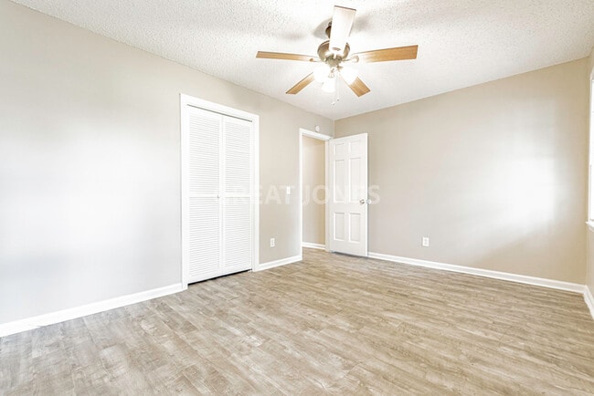 Building Photo - Charming 3 bedroom home in Columubia!