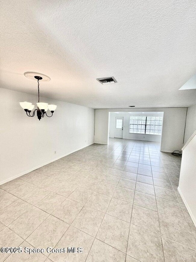 Building Photo - 290 Paradise Blvd