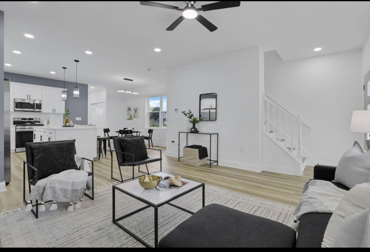 Building Photo - 613 Siebert St