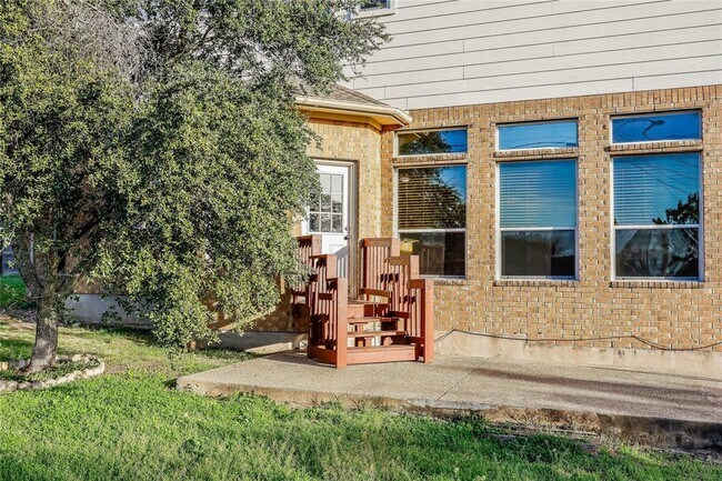 Building Photo - 9200 Hurley Cove