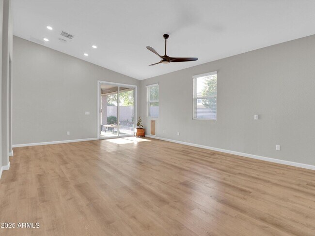 Building Photo - 3405 W Alta Vista Rd