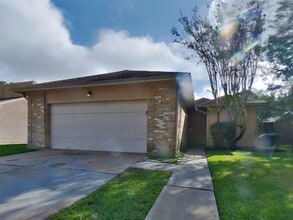Building Photo - 535 Shady Brook Dr