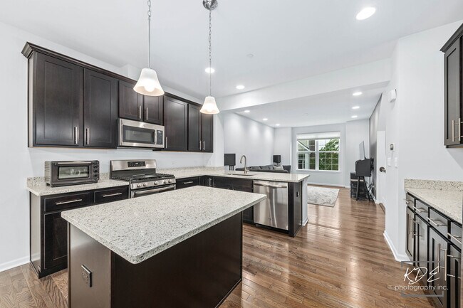 Building Photo - 4426 Monroe Ct