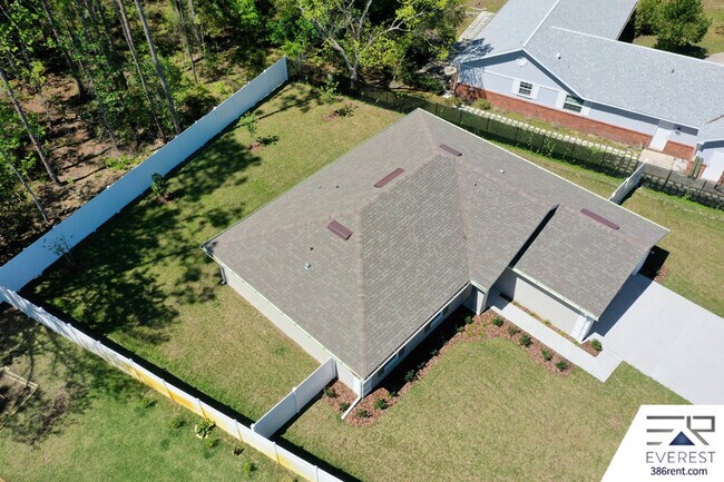 Building Photo - 10 Wildwood Pl