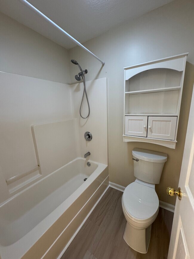 Building Photo - 3553 Oak Villa Way