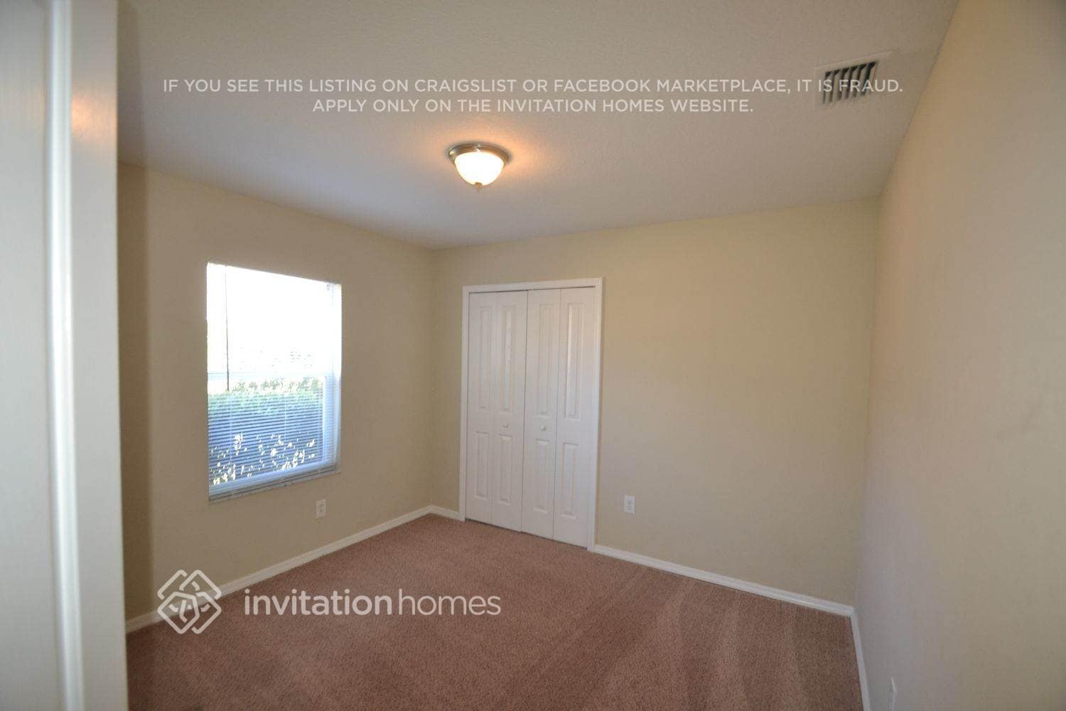 Building Photo - 1413 W River Ct