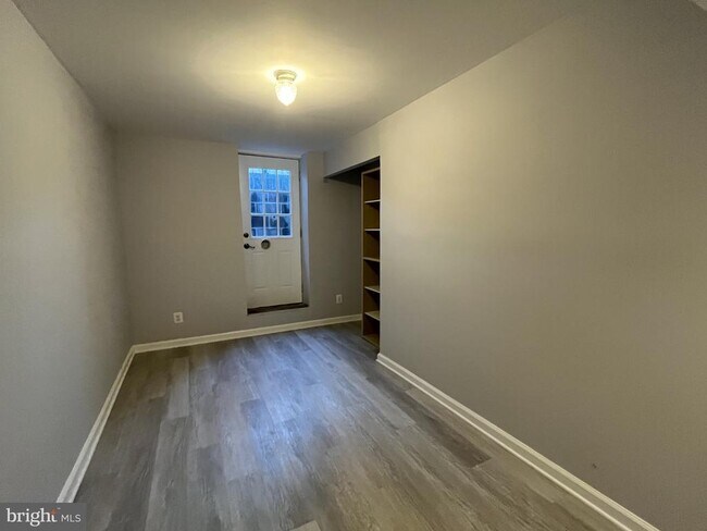 Building Photo - 18451 Stone Hollow Dr