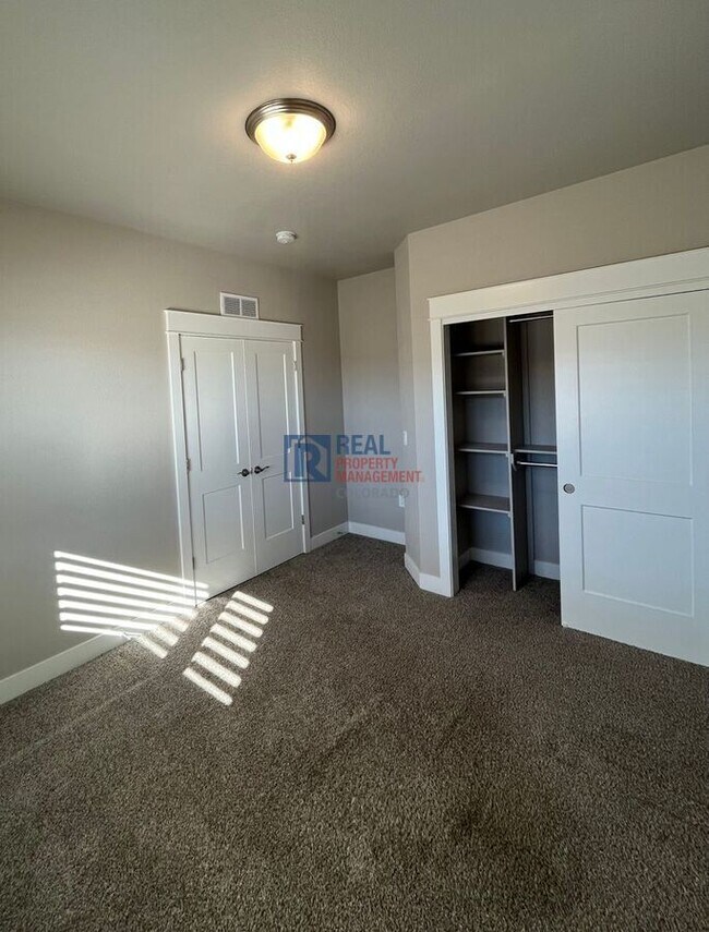 Building Photo - 1912 Tidewater Ln