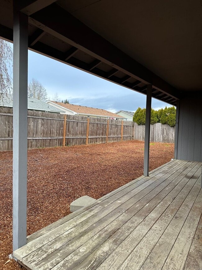 Building Photo - Newly Updated Single Level Home in Established Keizer Neighborhood