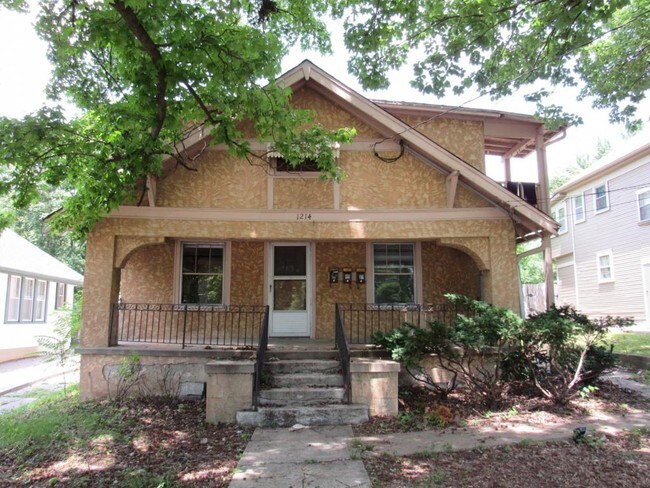 Primary Photo - 1214 West Waldo Avenue Unit#1