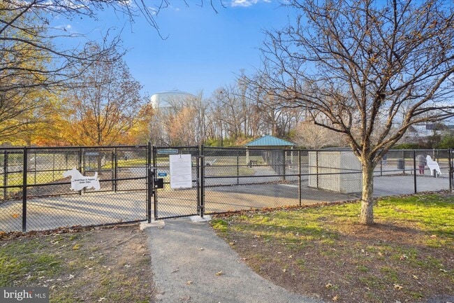 Building Photo - 1424 Piccard Dr