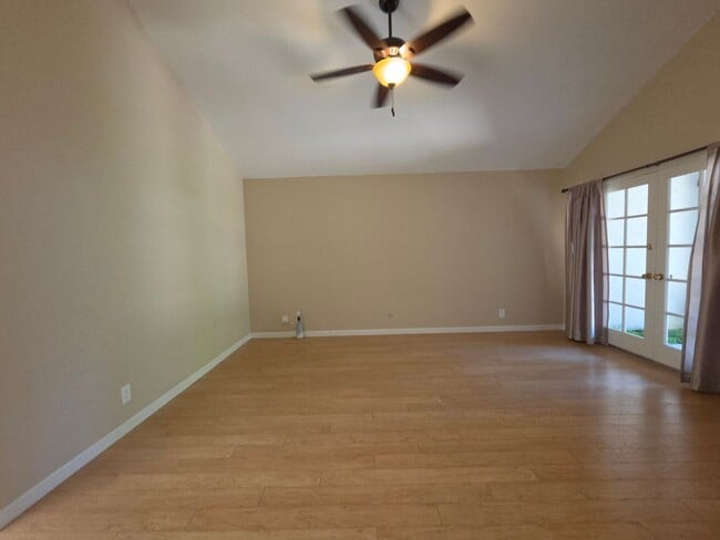 Building Photo - Scripps Ranch Beauty