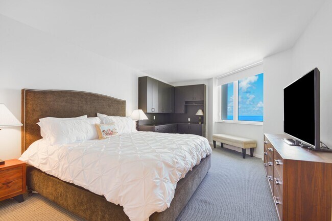 Building Photo - 550 S Ocean Blvd