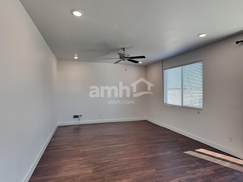 Building Photo - 8971 N 171st Dr