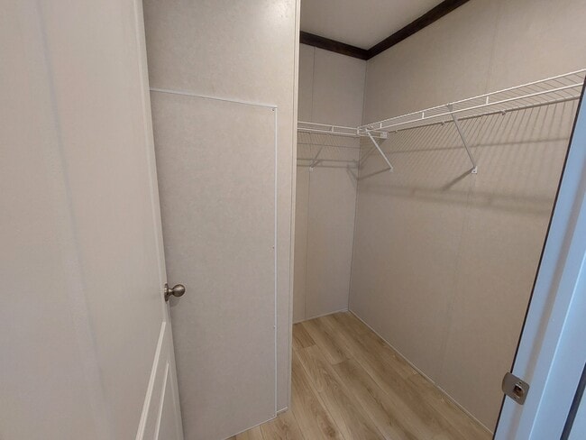 Building Photo - 195 Gem St