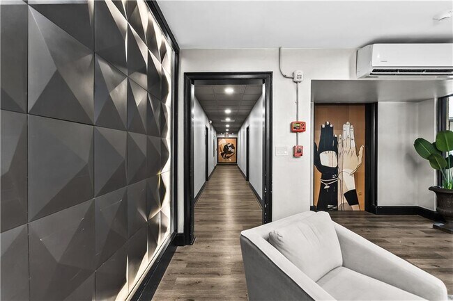 Building Photo - 3645 Peachtree Rd NE