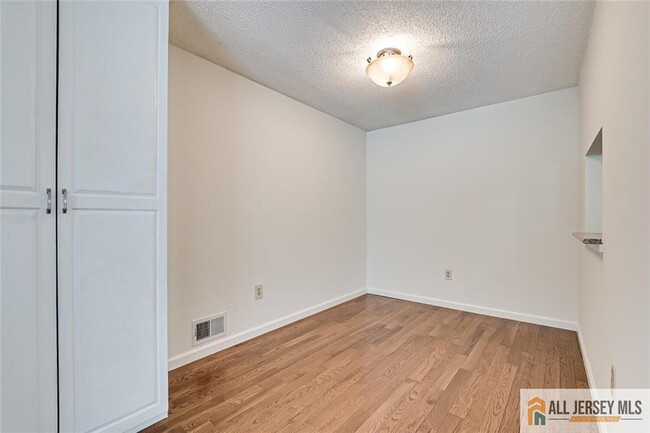 Building Photo - 298 Wimbeldon Ct