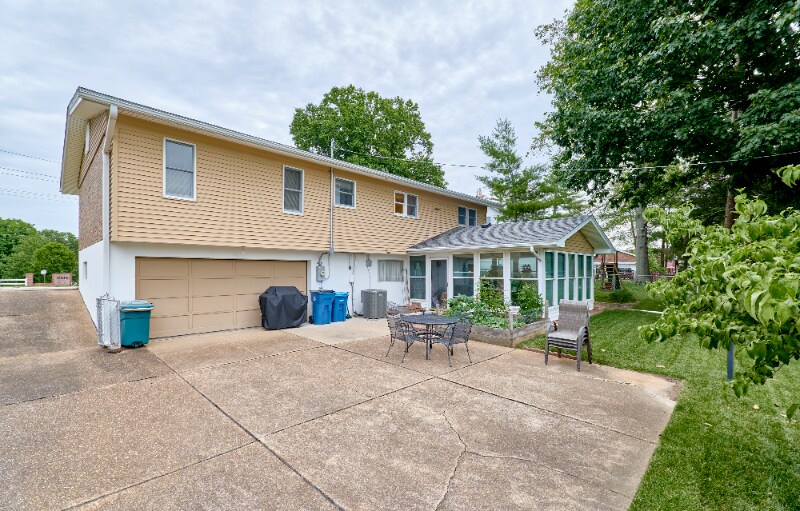Building Photo - 11258 Gravois Rd