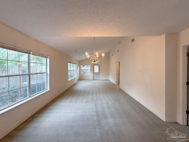 Building Photo - 1039 E Maxwell St